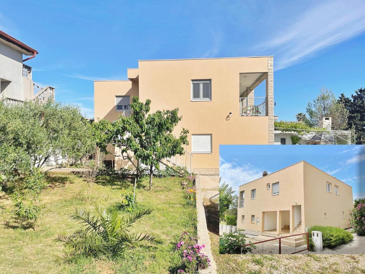 Apartmani Solis วีร์ ภายนอก รูปภาพ