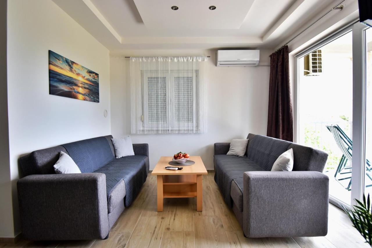 Apartmani Solis วีร์ ภายนอก รูปภาพ