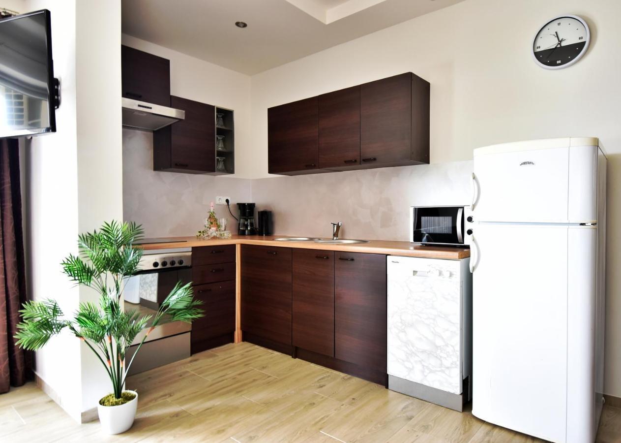 Apartmani Solis วีร์ ภายนอก รูปภาพ